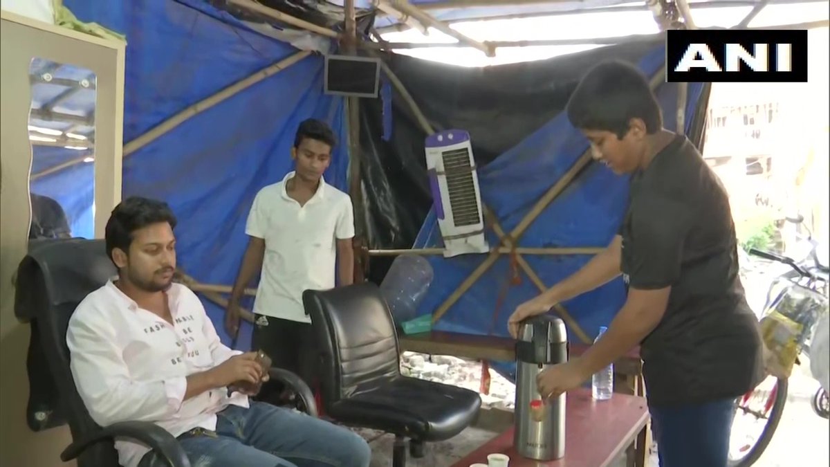 Mumbai: A 14-year-old boy, Subhan sells tea to support his family after his mother's earnings stopped, amid #COVID19 pandemic. She worked as a school bus attendant. He says, 'My father died 12 years ago. My sisters study via online classes, I'll resume mine after schools reopen.'
