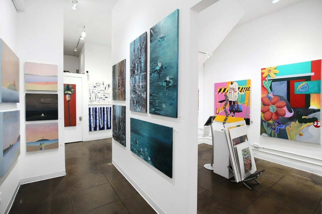 Another glimpse at our curent group show "In Search of Principle", where some of the figuration is left to the imagination. 

Featuring artwork by Mike Gough, Beth Munro, Ivana Milosevic and Danny Brown

#art #artwork #interiordesign #interiordecor #decorideas #interior123 #…