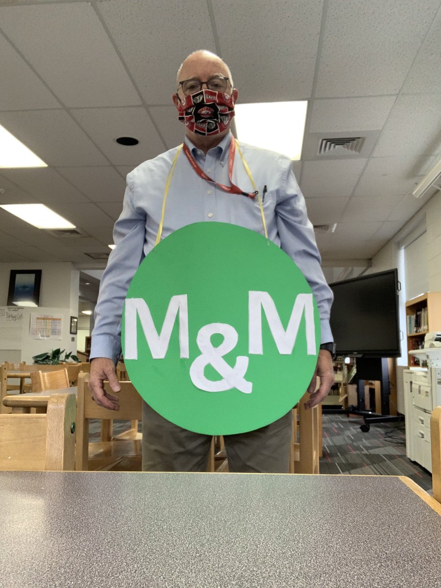 doc_martin56's tweet image. Trunk-Or-Treat ⁦@JereBaxterMP⁩ #mnpslibhacks #librariansrock!