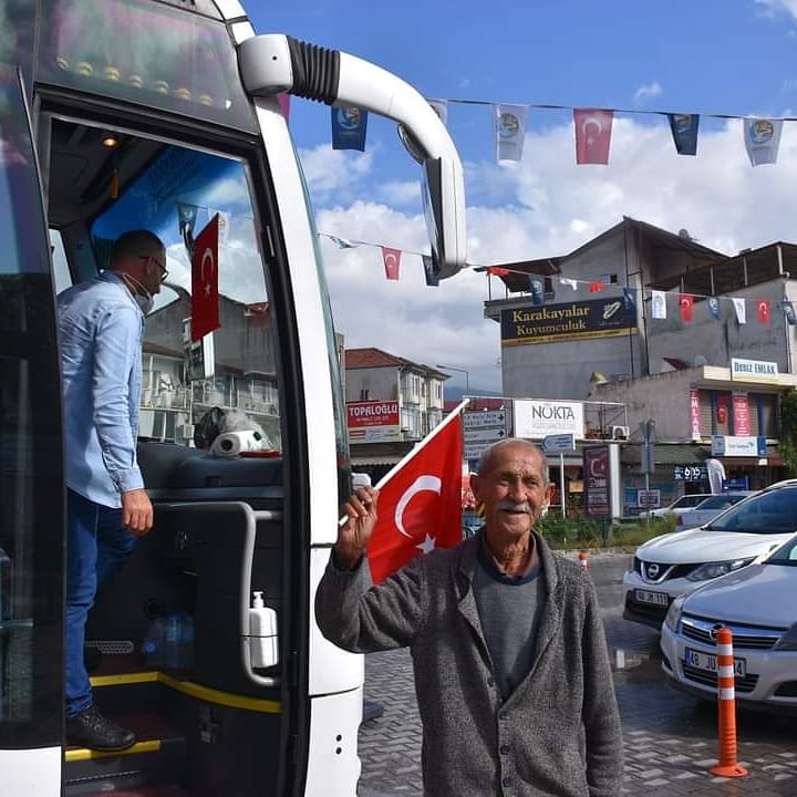 Muğla da gezilmedik yer bırakmayan Cumhuriyet Coşkusunu her yere taşıyan Cumhuriyet Otobüsümüzün bu sefer ki  durağı Seydikemer
<a href="/kasapoglu/">Dr. Mehmet Kasapoğlu</a> 
<a href="/gencliksporbak/">Gençlik ve Spor Bakanlığı 🇹🇷</a> 
<a href="/ilmanOmer48/">ömer ilman</a>