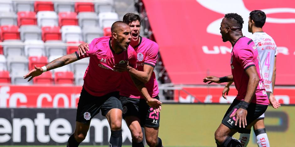 ⚽📺 ¡Hoy arranca una nueva jornada de emociones! Te decimos dónde y a qué hora ver #ENVIVO los juegos de la Fecha 16 del torneo #Guard1anes2020 https://t.co/xjEsytKIUg https://t.co/0eS4iVgIex