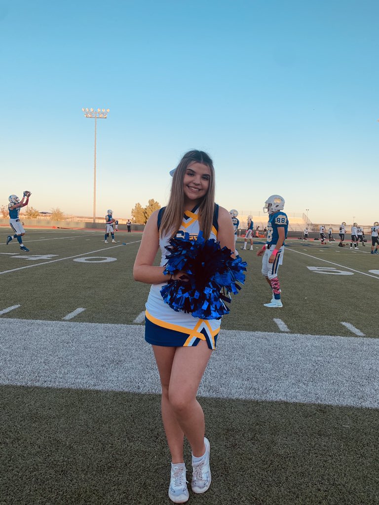 _jennyynorman's tweet photo. Red Ribbon Week day 4🛑: spirit day! Showing off my cheer uniform with pride🥰 #sehsthebest #cheerlife #SEHSdrugFREE @SEstuco19 https://t.co/0216kkFKW2