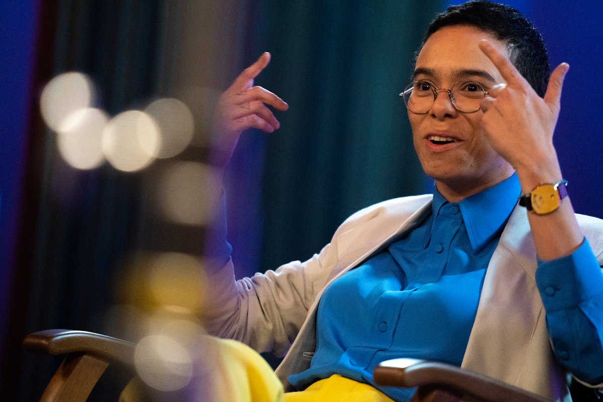 Não sabíamos que precisávamos de <a href="/mariagadu/">Maria Gadú</a> cantando <a href="/OsNovosBaianos/">Novos Baianos</a> até ouvir a versão de "Acabou Chorare" na voz dela no projeto <a href="/replayclassicos/">replayclassicos</a> 💙