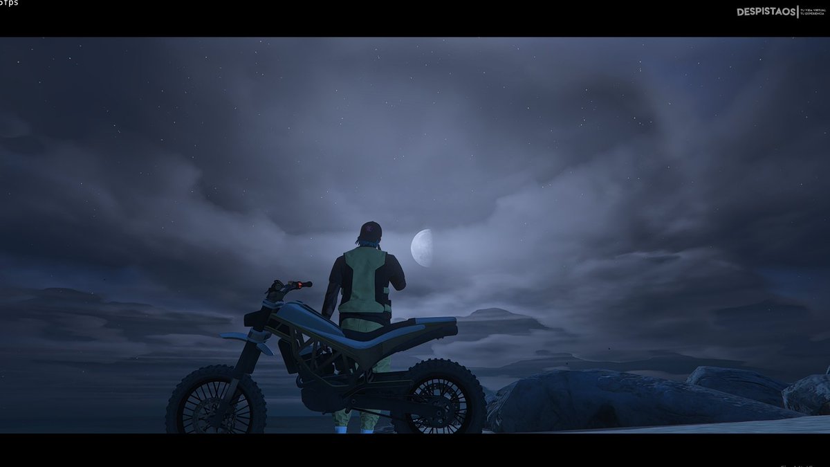 xWiiZzarD tweet media