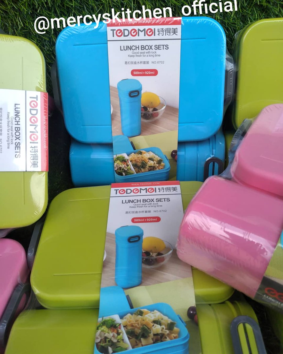 mercyskitchen's tweet image. Water Bottle Lunch Box set available for 2,000 (Available colours: Blue, Green, Pink)

#lunchboxset #lunchbox #waterbottle #lunchboxinibadan #lunchboxsetinibadan #waterbottleinibadan