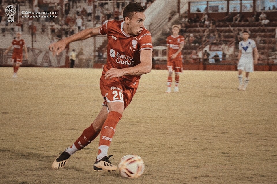 NORBERTO BRIASCO (24)El nuevo 10 del Globo, e internacional con Armenia.Extremo derecho rapidísimo, con mucha dinámica, buena pegada, y sobre todo muchísimo gol.Será clave para el equipo de Damonte.