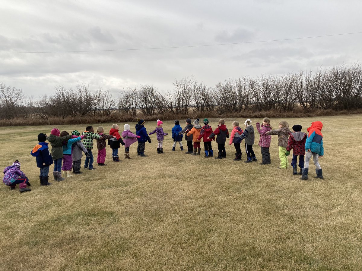 MikaylaClarke17's tweet photo. Channeling our inner birds and learning about migration today! The kids all agree that being a bird would be very tiring. ๐ #mpscpssd #learningeverywheretogether https://t.co/oObYz6ZJQJ
