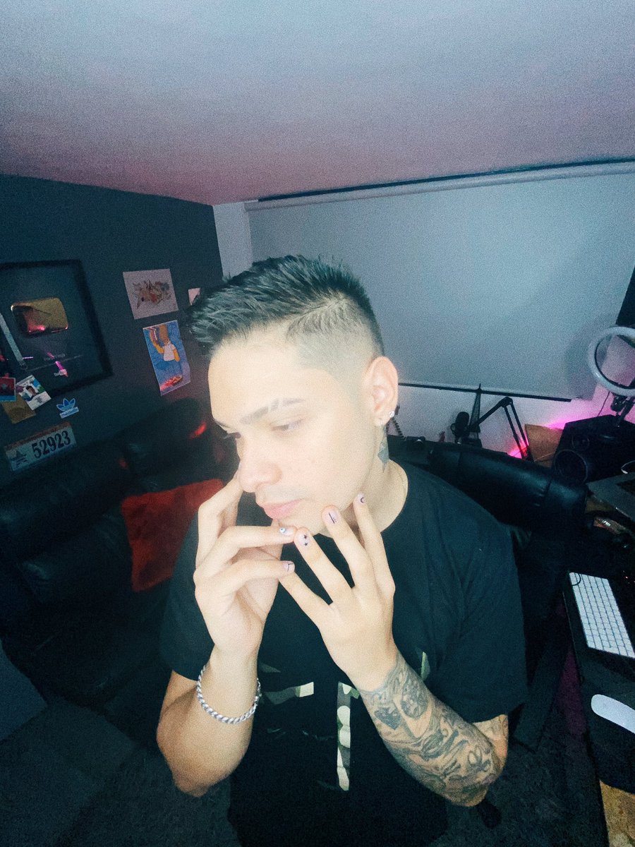 PaisaVlogs's tweet photo. 🤨 https://t.co/zjqOLfg0Hc