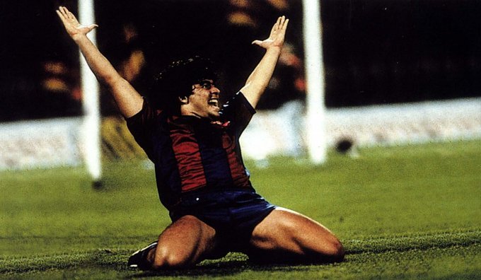 FOTOS HISTORICAS O CHULAS DE FUTBOL - Página 18 Elht0HfXIAESFJA?format=jpg&name=small
