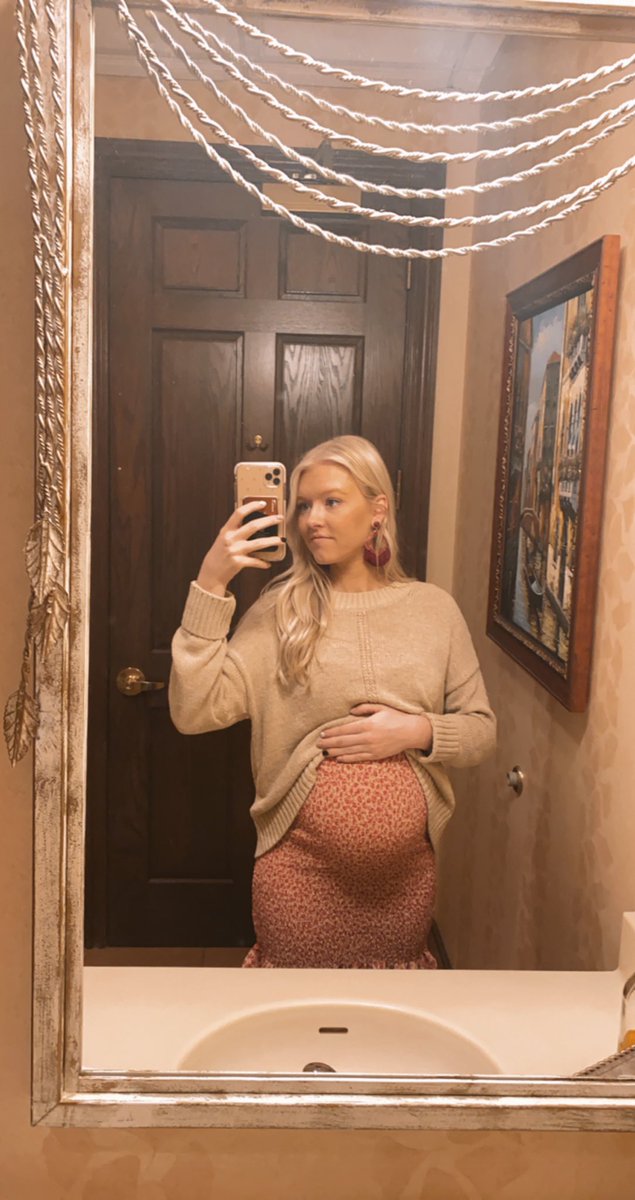TaeganSumners's tweet photo. open for a surprise — 25 weeks with my little dude ♥️ https://t.co/TxOBl3SF18