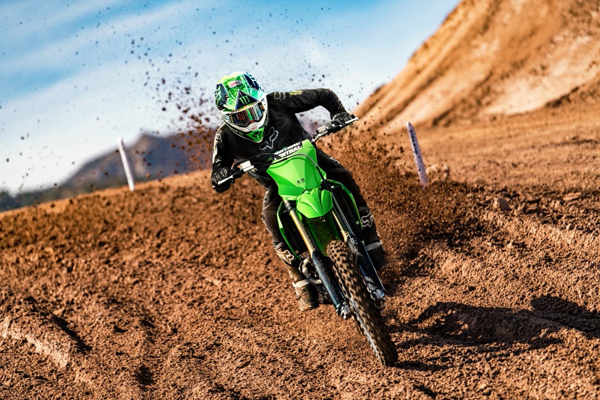 kawasakimexico's tweet photo. Nada es más divertido que jugar en la tierra. #KX450 2021
#KawasakiDeMéxico #PasiónPorLasDosRuedas #TodoTerreno #KXOffRoad https://t.co/oUHtafcY0D