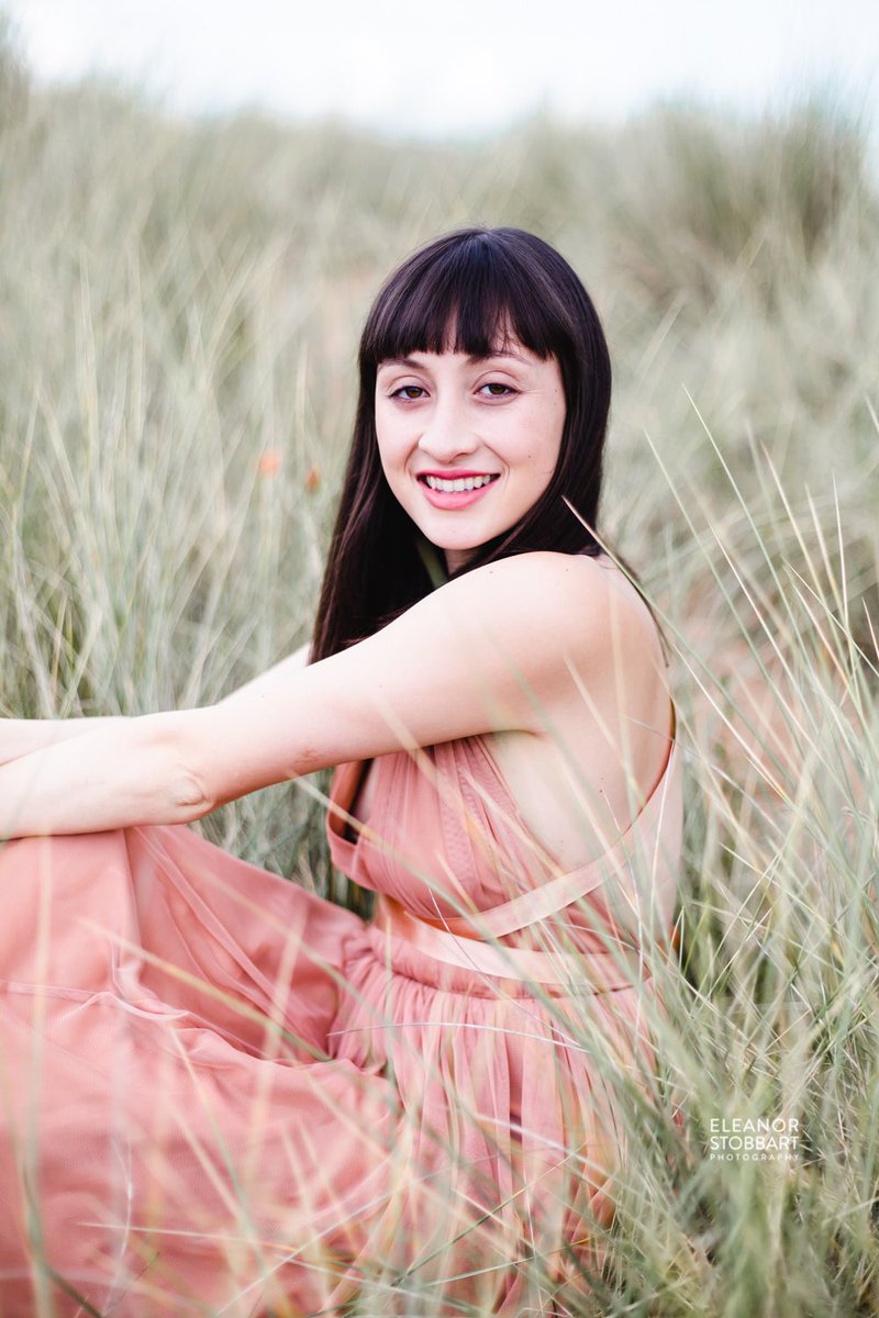 Soft pastel tones and sand dunes helped to create this dreamy and #sustainable look.
💕🌿
#portrait #ecofriendly #ecofriendlyphotography #Torbayphotographer #Devonphotographer