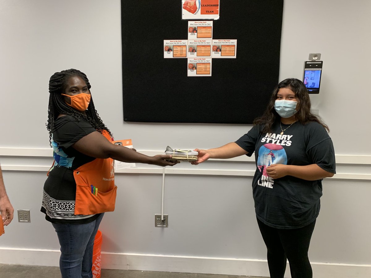 What a great example of an associate living our values. Towanda is our FES. She found a customer’s wallet in the parking lot and made every effort to contact the customer so she could come and retrieve it. It turns out the customer needed it more than we knew. Very proud!