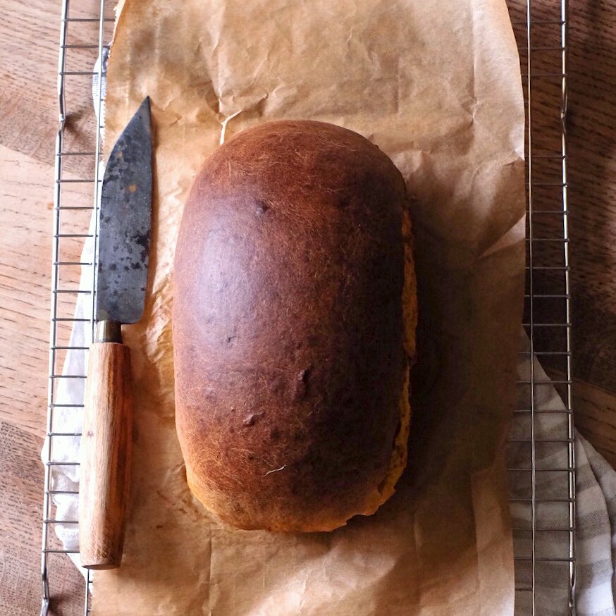 DecisiveCraving's tweet image. There are over 3200 bread varieties in Germany. 🍞I’ve just ticked another off the list, a homemade loaf of #bremerkürbisbrot (pumpkin bread native to #Bremen). Roughly 3,180 to go 😂. How many German bread varieties have you tried? #germanbread