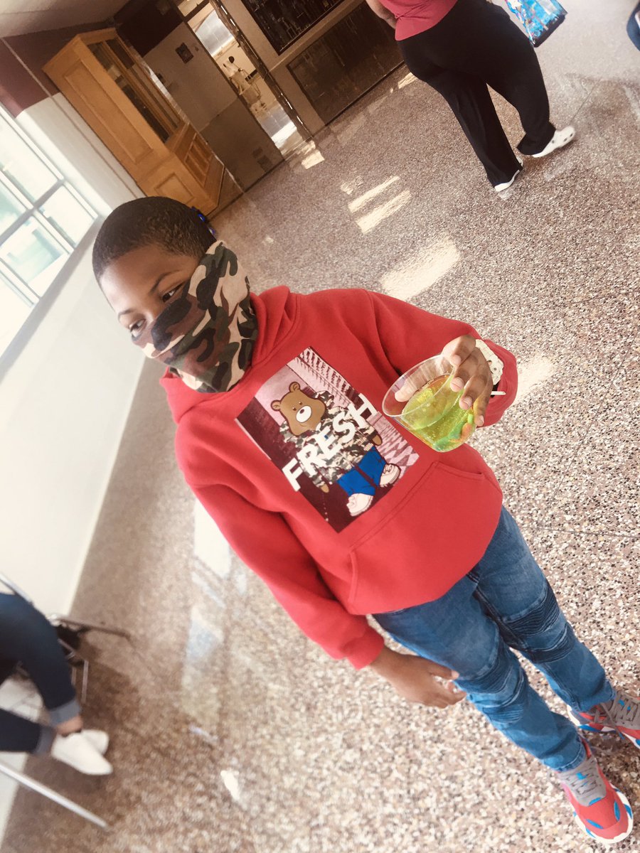 NoraLemon1's tweet photo. 6th Grade Superstars enjoying treats and tricks for our Halloween Spirit week !!!! https://t.co/mFwJCY67HO