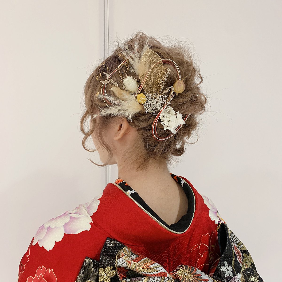 lab 仙台店 振袖ヘアアレンジ お客様スナップをご紹介 ショートヘアでもアップ風にできます 飾りをたくさんつけるのが可愛い 振袖ヘアアレンジ 振袖 成人式ヘア lab 前撮り 成人式