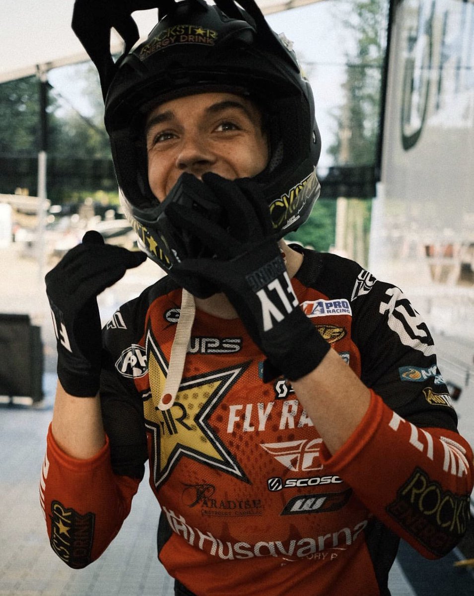 Race day vibes be like...