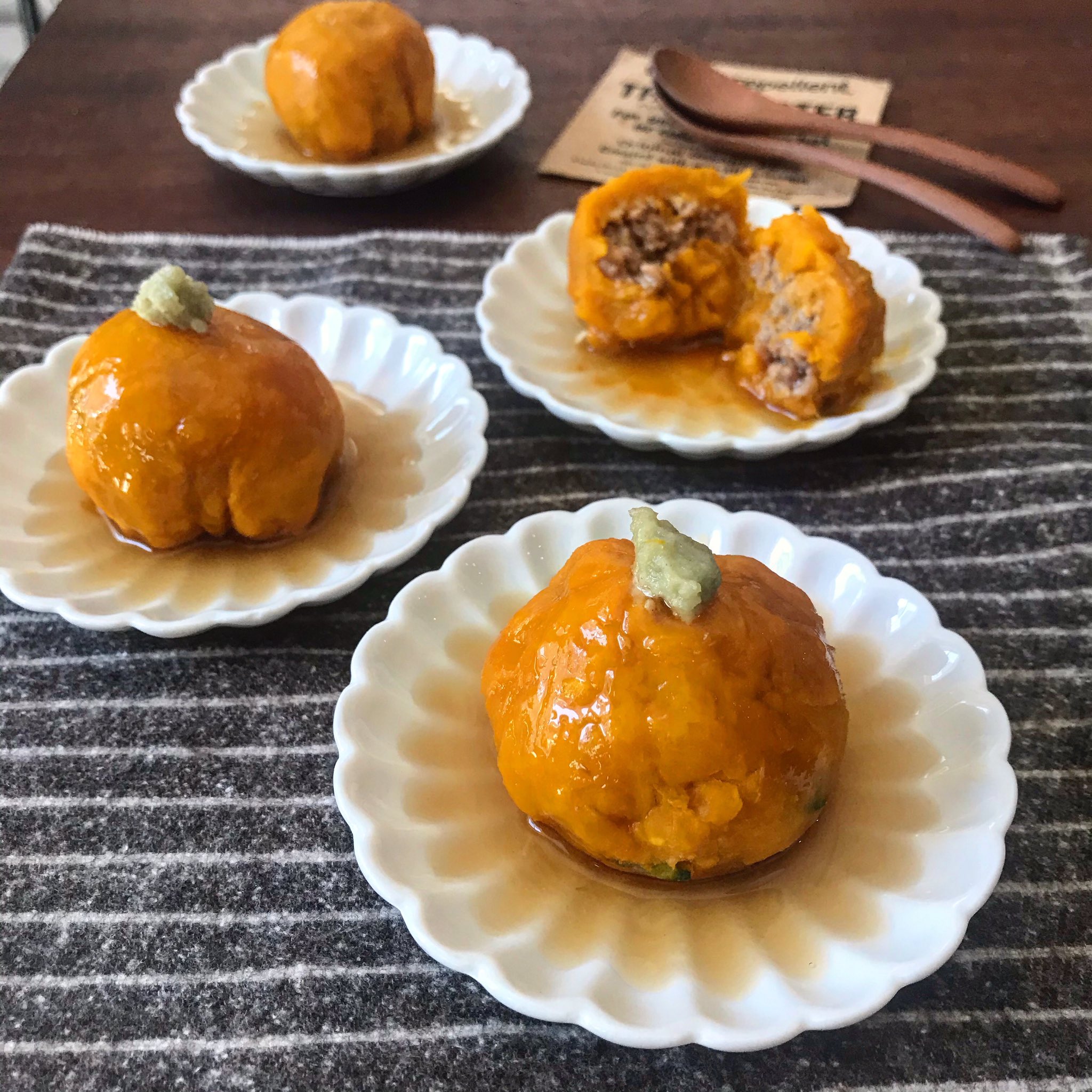 【かぼちゃのひき肉包みあん】のレンジで簡単な作り方!ハロウィンに大活躍! 話題の画像プラス