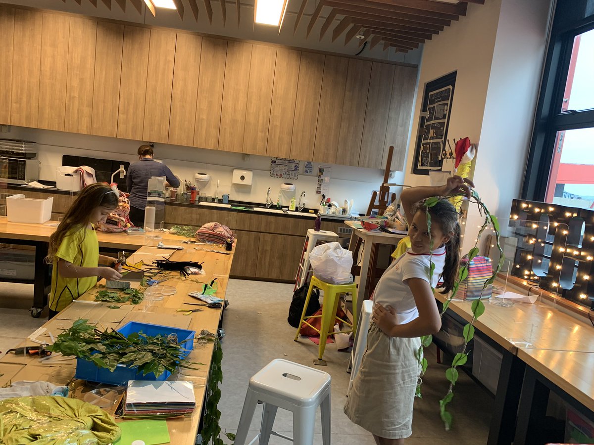 alytree's tweet image. Green Halloween... kids Make your own costumes! #cdnishk #MakerSpace #21cl #makersed