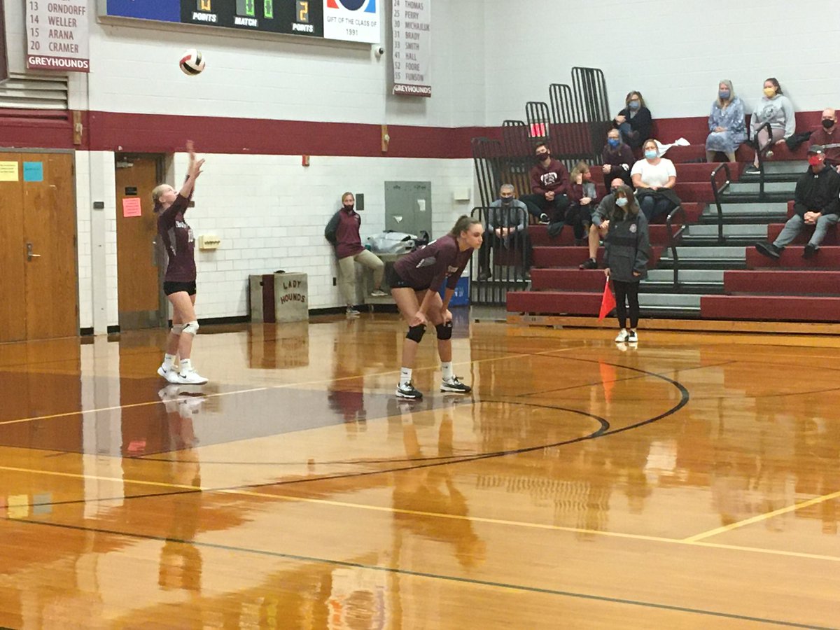 SasdAthletics's tweet image. Aspen Keetch serves the game clinching point for the Greyhounds! They win the third set 25-23