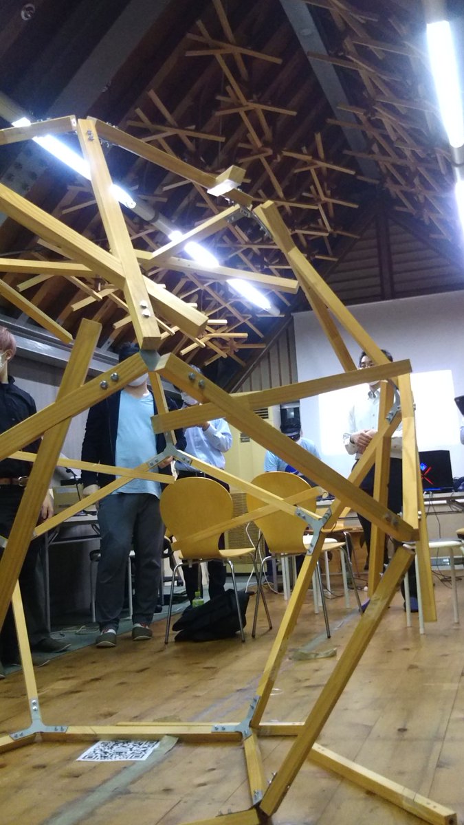 #VRミートアップ三重
昨夜のベストショット、地獄組の天井と正十二面体のモックアップ https://t.co/GsABITg8ZX