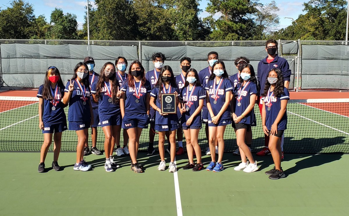The Davis Falcons had a fantastic season finishing 2nd in District. Couldn't ask for a better group of people to experience the sport with. Every day is truly a privilege. Congrats Falcons! #BOD #FalconStrong 🎾 💪🏻🔵🔴⚪
