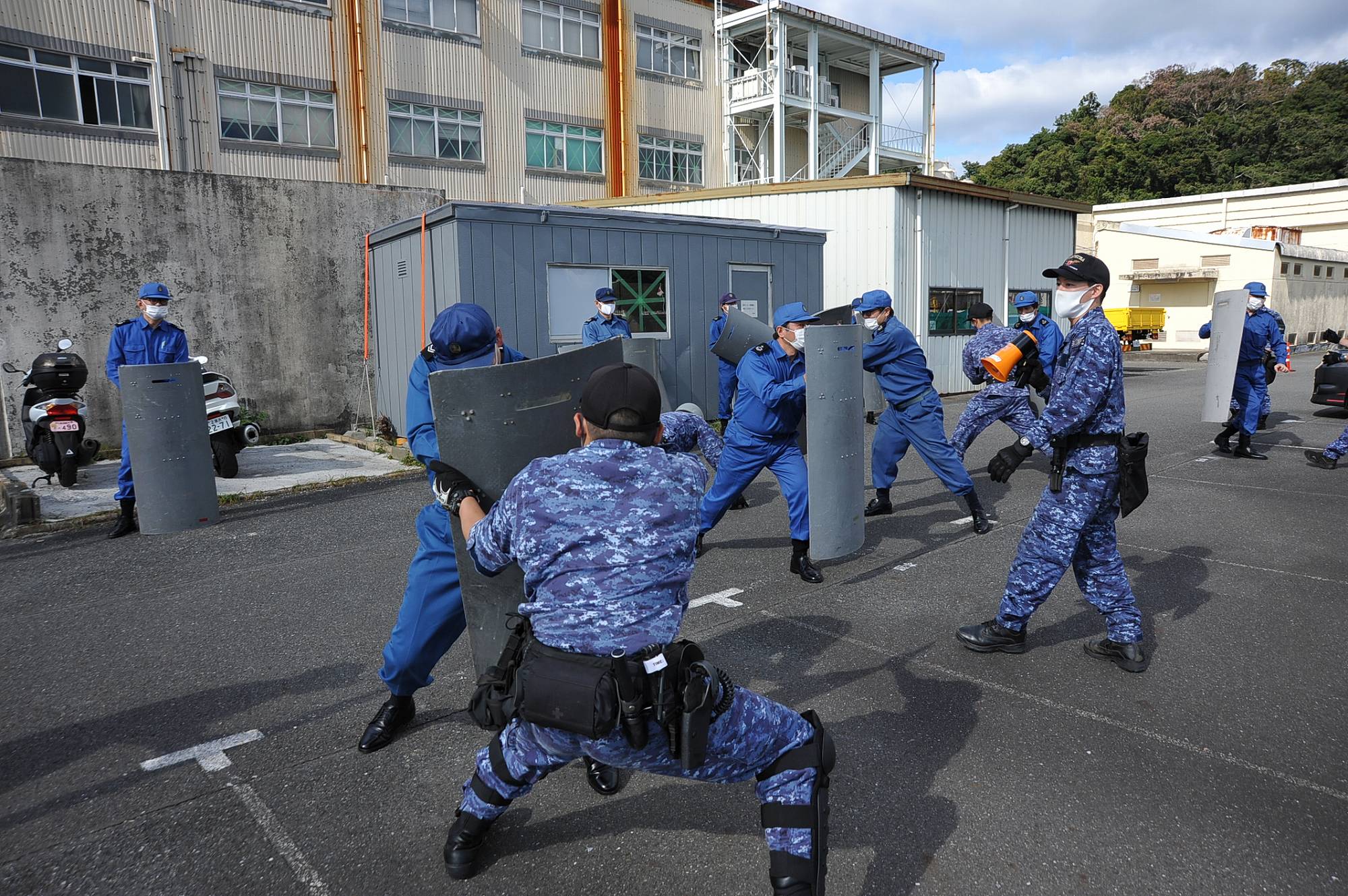 置物④ 海上自衛隊の盾 | www.ibnuumar.sch.id