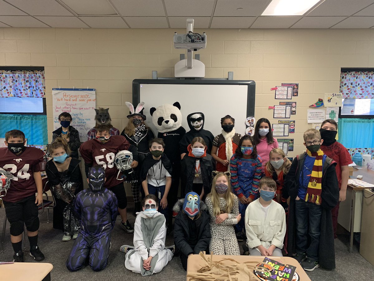 4AHeusner's tweet photo. We had some great costumes at our party today!! https://t.co/iAjuYIzbBh