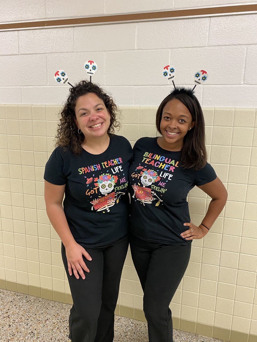 kendra_randolph's tweet photo. ¡El Dia de Los Muertos has us feeling un poco Locas! 🤪 @I_Perez_Espanol https://t.co/GvKrg6A06W