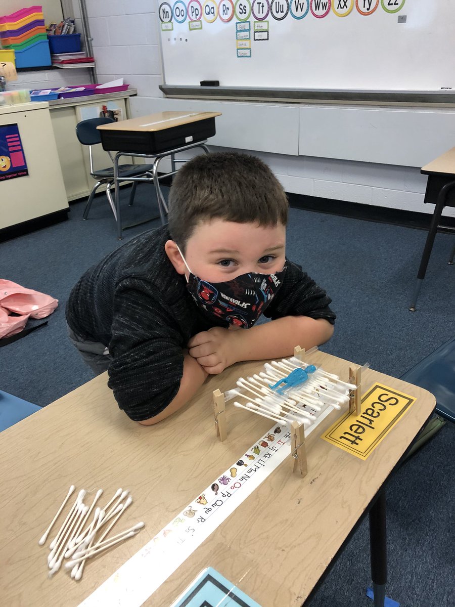 BrittanyMurro's tweet photo. Our kindergarten civil engineers put their knowledge of bridges to the test by designing and creating bone bridges to help Skeleton Cat from our story get to his audition on time! #TigerStrong #CollaboratoryCubs https://t.co/yCi73iIOqu