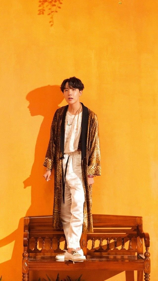 Hobi is synonymous with yellow. Yellow makes me happy, Hobi makes me happy AND ANY CHANCE I GET TO SHARE AIRPLANE PT.2 HOBI I WILL DO IT! @BTS_twt
