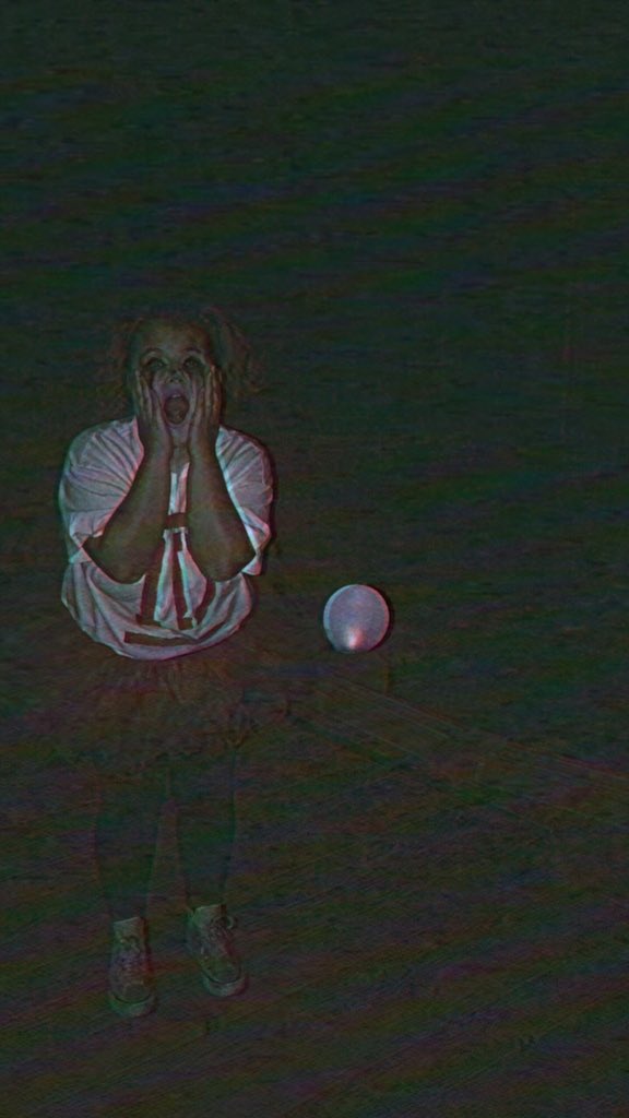 bejeweledlouis's tweet image. me being a whole ass clown for 1d yet again 🤡 #LPCostumeComp