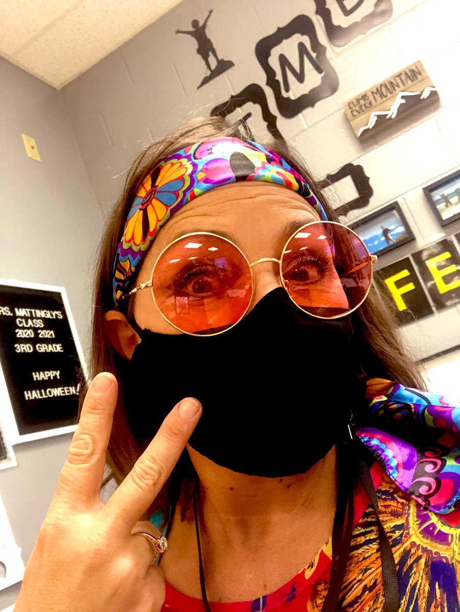 Hippy I mean happy “Peace Out To Drugs” day today as part of Red Ribbon Week. <a href="/HeritageRams/">Heritage Elementary</a> <a href="/madisonschools/">Madison City Schools</a>