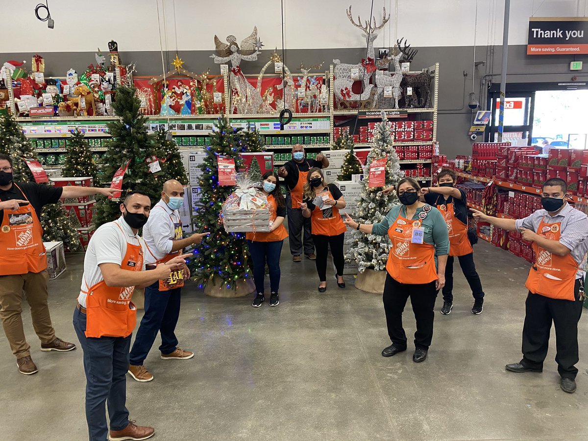 Mari_SASM_0654's tweet photo. Congratulations to our cam winner cashier Priscilla #TeamCommerce #1Team #CAMmonth https://t.co/EQebv3MWpe