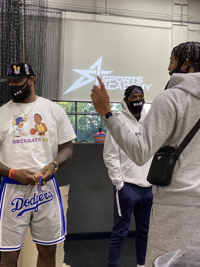 Bron, AD and KCP pulled up to Anthony Edwards and Tyrese Maxey's Pro Day 👀
(via @Sedano) https://t.co/zPklgLxDsT