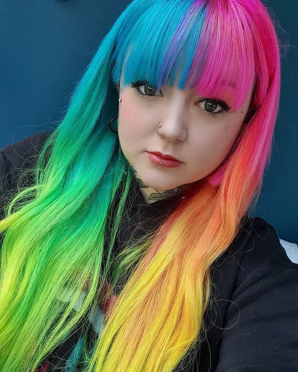 arcticfoxcolor's tweet photo. If this isn't what dreams look like, we don't know what does 🌈 @scari.pink used Aquamarine + Arctic Mist, Virgin Pink, Neon Moon + Cosmic Sunshine, then blended the blue and yellow to make the green and pink + yellow for the orange #afpro https://t.co/ykqR51OiAX