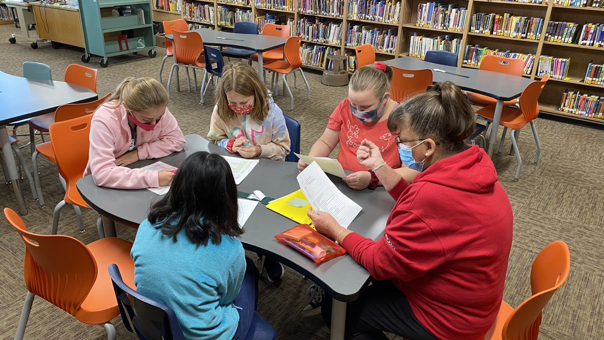 SiouxCityCSD's tweet image. Collaboration, Creativity, Communication, and Critical Thinking – These four “C’s” are the cornerstone to successful learning. Sunnyside Elementary students recently participated in Readers Theater, which fosters interpersonal communication skills. #SCCSD