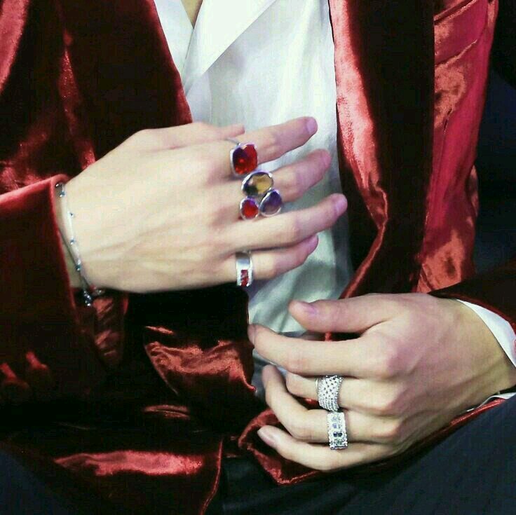 Yoongi's hands, a very dangerous thread  #SUGA  #MinYoongi