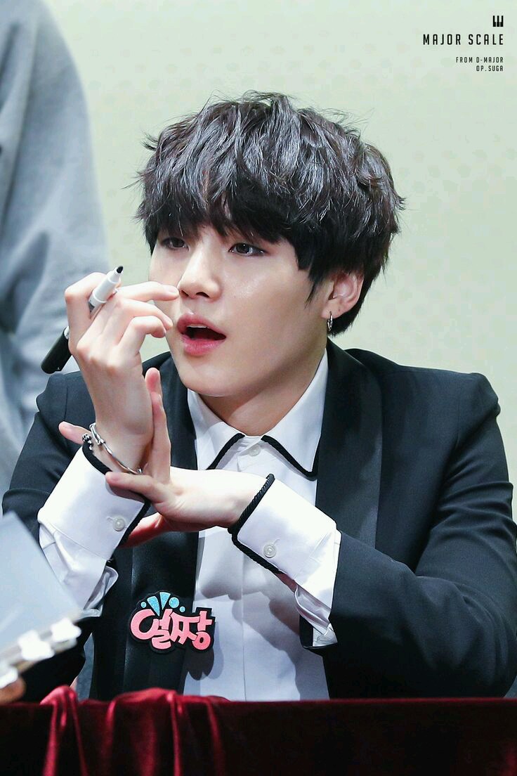 Yoongi's hands, a very dangerous thread  #SUGA  #MinYoongi