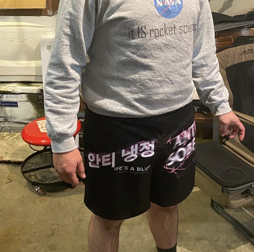 dont_beabitch's tweet photo. It might be cold outside but these fire shorts will keep me warm #sadalcholics @sadAlcoholics https://t.co/iTOWBW6biu