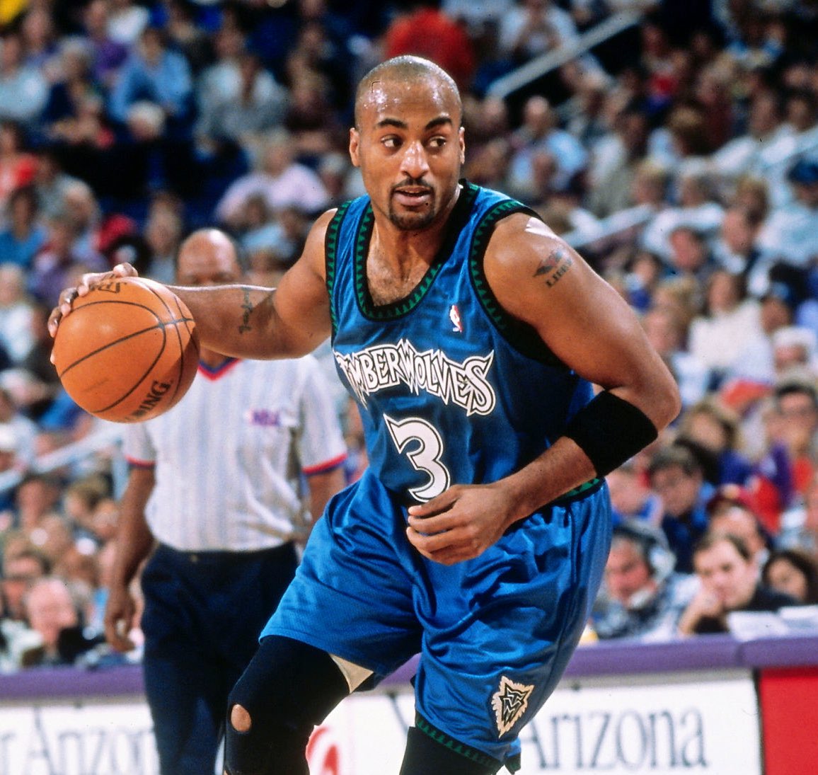 Dennis Scott was a member of the:Suns (33 games)Knicks (15 games)Timberwolves (21 games)Grizzlies (66 games)in addition to playing 52 games with the Mavs.