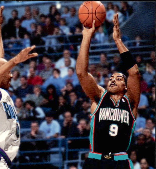 Dennis Scott was a member of the:Suns (33 games)Knicks (15 games)Timberwolves (21 games)Grizzlies (66 games)in addition to playing 52 games with the Mavs.