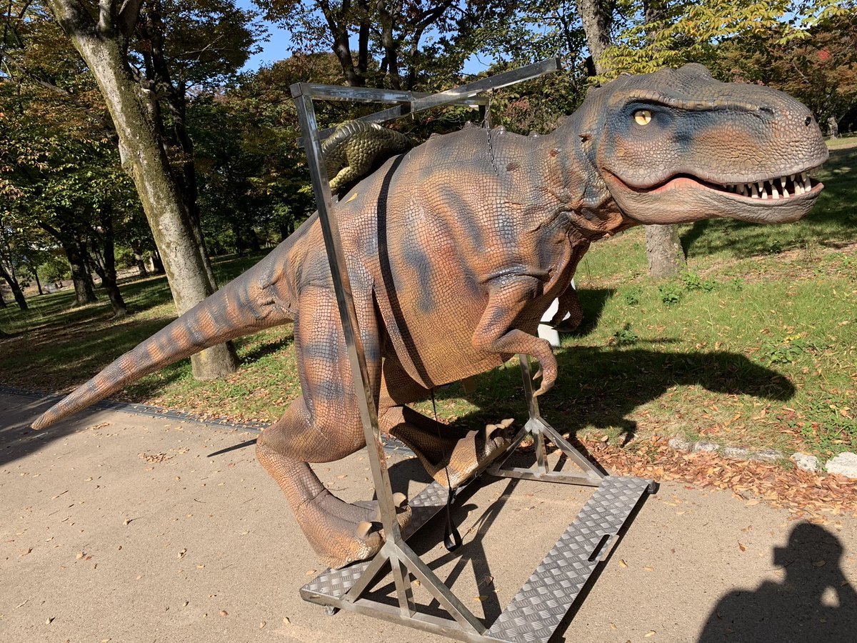 OsakaAnisonP's tweet photo. #オーパフォ 会場に恐竜が来ました🦖
イベントが始まると動きだすようです、、、 https://t.co/uG4sLnWlu9