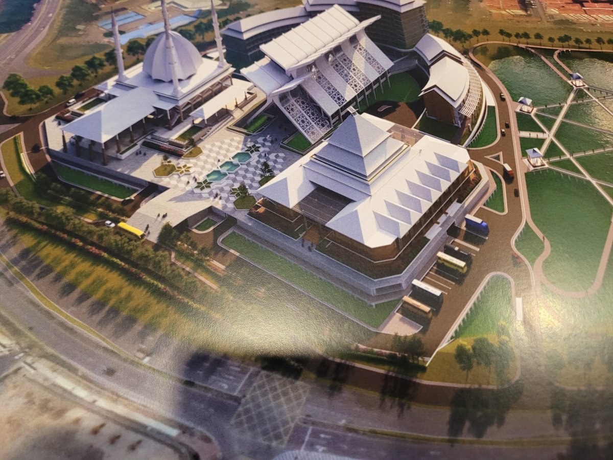 AnnuarMusa's tweet photo. Alhamdulillah rekabentuk QURANIC VILLAGE telah hampir siap.Pada dasarnya kjaan sudah setuju.Peruntukan awal sudah di luluskan dan tapak 20 ekar juga sudah di luluskan.Kita akan memulakan pembinaan 2021 insyaalah.Satu satunya projek di dunia Islam..biar Malaysia mempeloporinya.. https://t.co/3srijLP3gz