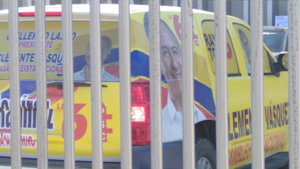 AdrianaGarci_a's tweet photo. Binomio Lasso/Borrero apoya la Corrupción, se ha reunido con funcionarios de  Agunsa, para tener acuerdos traicionando a los  Manabitas que reclaman que la concesión del puerto es perjudicial para Manta y  el Estado ecuatoriano.  @VillaFernando_ @LassoGuillermo 
@ABorreroVega https://t.co/AM0t1Jorcr