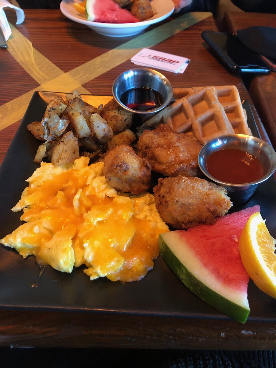 FiveAtlas's tweet image. Check out this new article on the Denver food scene in Five Points last weekend for Black Restaurant Week  by Ari Monet &amp;amp; Kwon Atlas! fivepointsatlas.com/stories/new-bl…