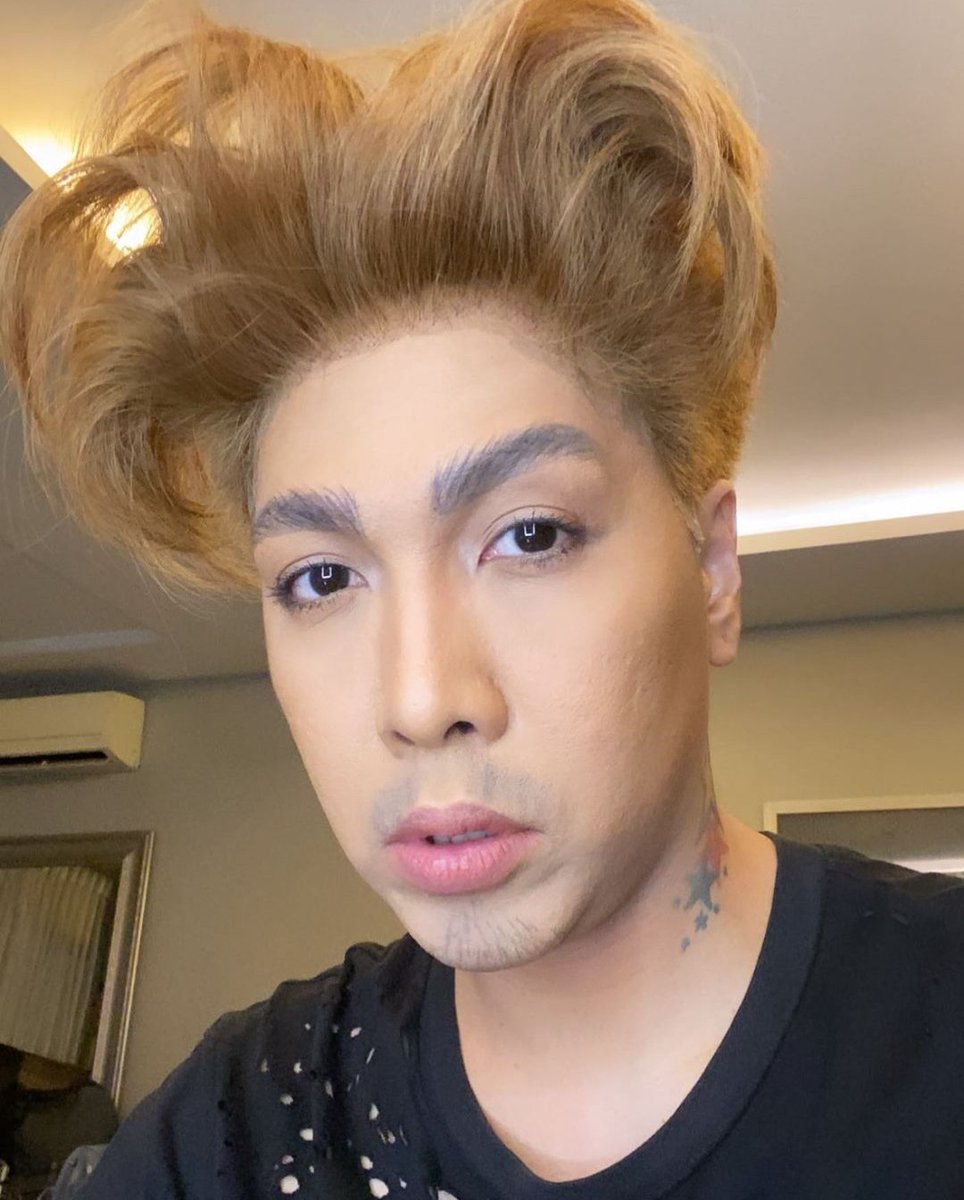 EntityHolly's tweet photo. @vicegandako Goodmorning! Wala lang ang saya ko lang na nakita ko na naman ang kagandahang lalaki mo.  Umaapaw ang kagalakan sa puso ko!❤️😍😘🙏
@annecurtissmith 
@VhongX44 
@jackiegirlg https://t.co/N8VSnYWzT2