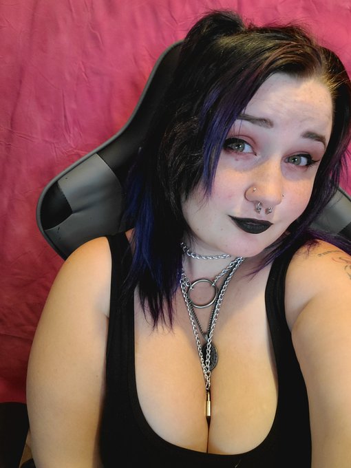 Guys I'm going live with some OSRS. https://t.co/XcpxHGJ8e9 https://t.co/mnzUZAEnY1<a href="/tag/twitch"class="tags"><span>#twitch</span></a><a href="/tag/twitchstreamer"class="tags"><span>#twitchstreamer</span></a><a href="/tag/deadbydaylight"class="tags"><span>#deadbydaylight</span></a><a href="/tag/spittake"class="tags"><span>#spittake</span></a>