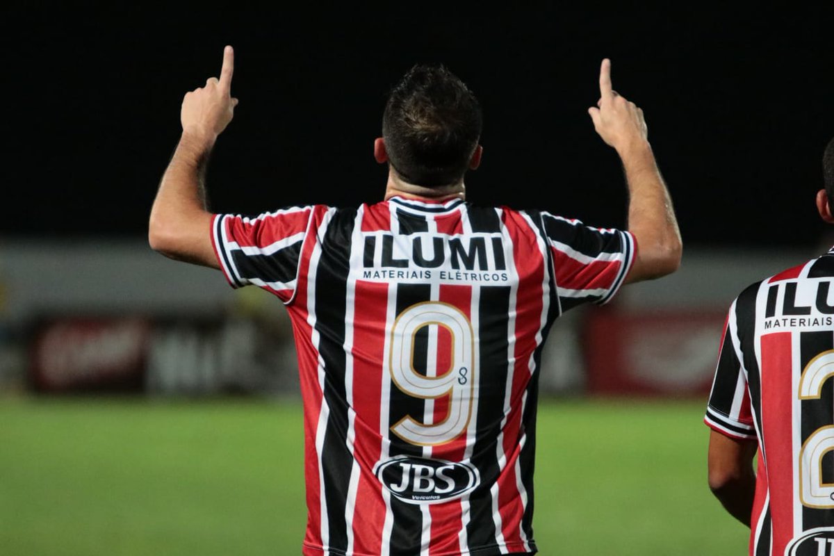 SantaCruzFC's tweet photo. Renovado! O atacante Pipico renovou o seu contrato com o Mais Querido até o fim de 2021. 

Vacilou, levou
Pipico é matador 🎶

👊🏻⚫⚪🔴

📸 - @rafaelmelofoto / Santa Cruz https://t.co/34cWwY31pi