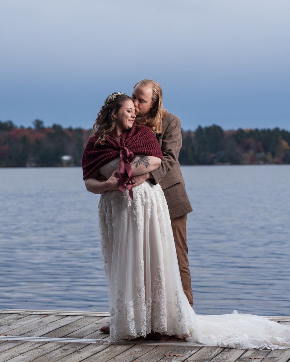 🌊😍 Northwoods lakeside weddings are some of our favorites and we are not taking them for granted as the snow looms!
📷 <a href="/Fornearphoto/">Fornear Photo</a>
.
.
.
#wedding #wisconsinwedding #wisconsinweddingphotographer #wisconsinphotographer #wisconsinbride #weddingphotographer #upnorth
